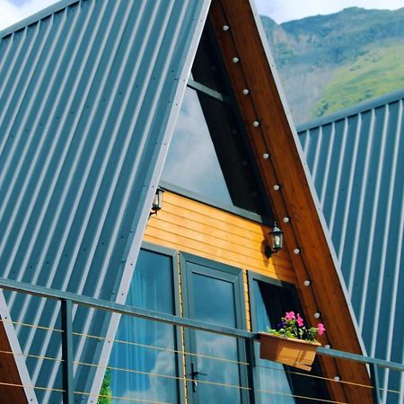 Pyramid Kazbegi Hotell Eksteriør bilde