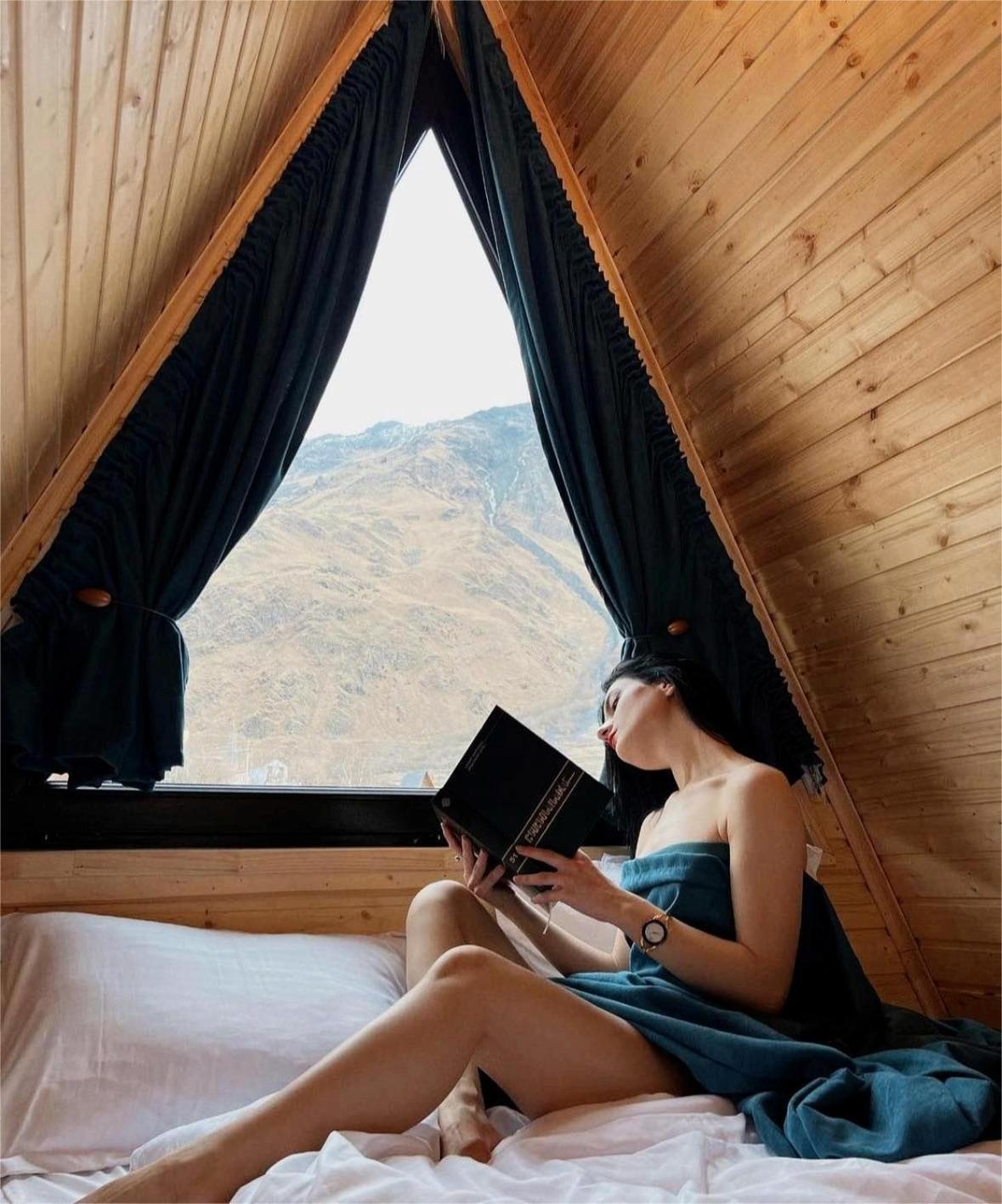 Pyramid Kazbegi Hotell Eksteriør bilde