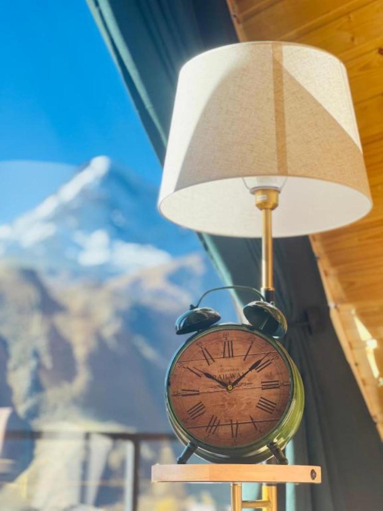 Pyramid Kazbegi Hotell Eksteriør bilde